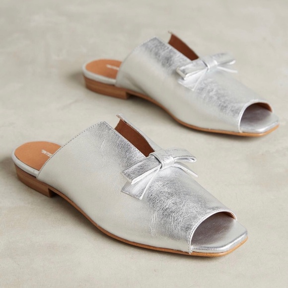 intentionally Blank Shoes - Silver mules with bow